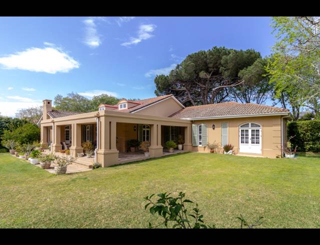 4 BEDROOM HOUSE SOLD IN CONSTANTIA